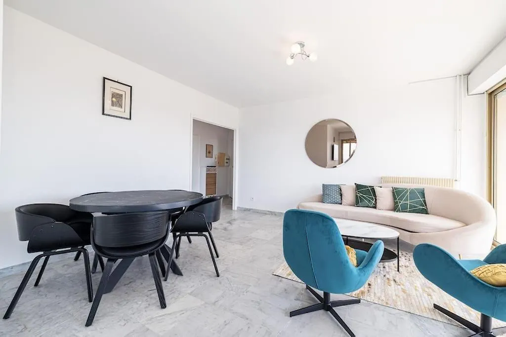 Elegant 2 Bed Apt With Pool In Juan Les Pins Antibes