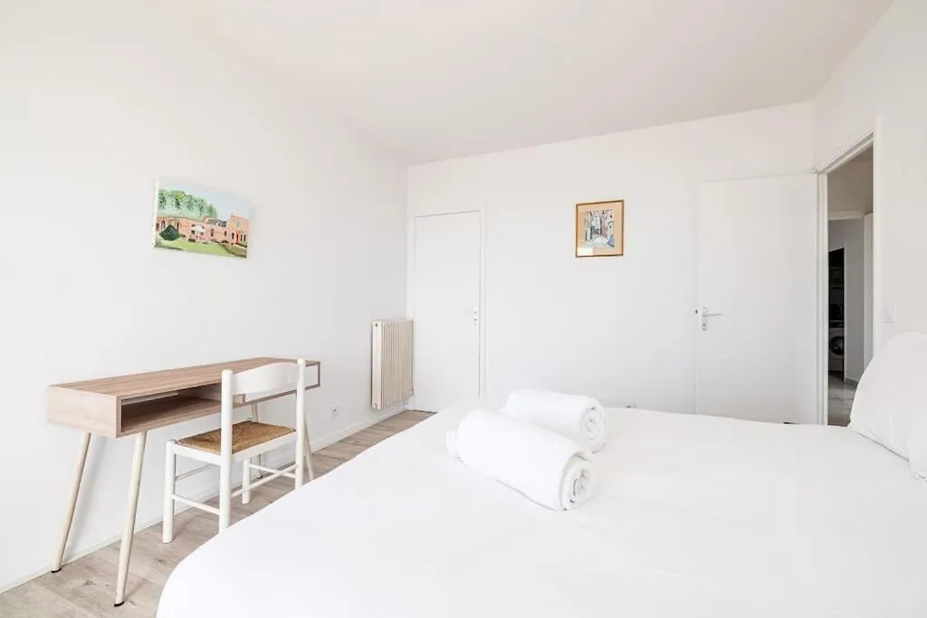 Elegant 2 Bed Apt With Pool In Juan Les Pins Antibes