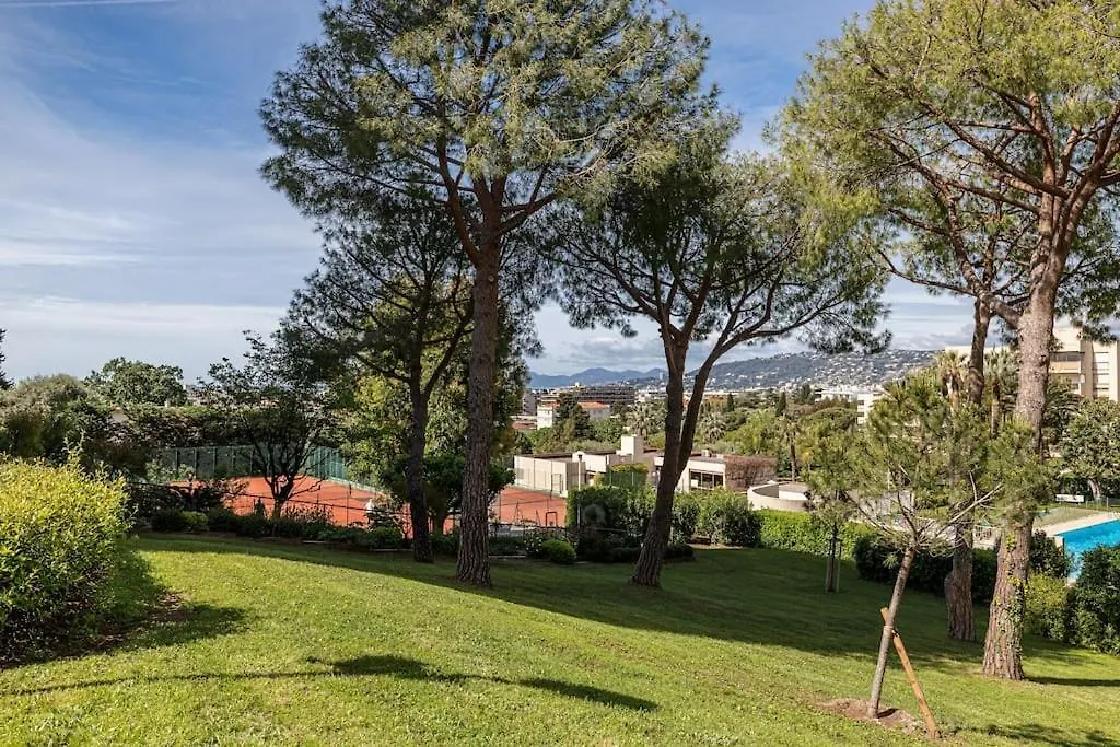 Apartmán Elegant 2 Bed Apt With Pool In Juan Les Pins Antibes