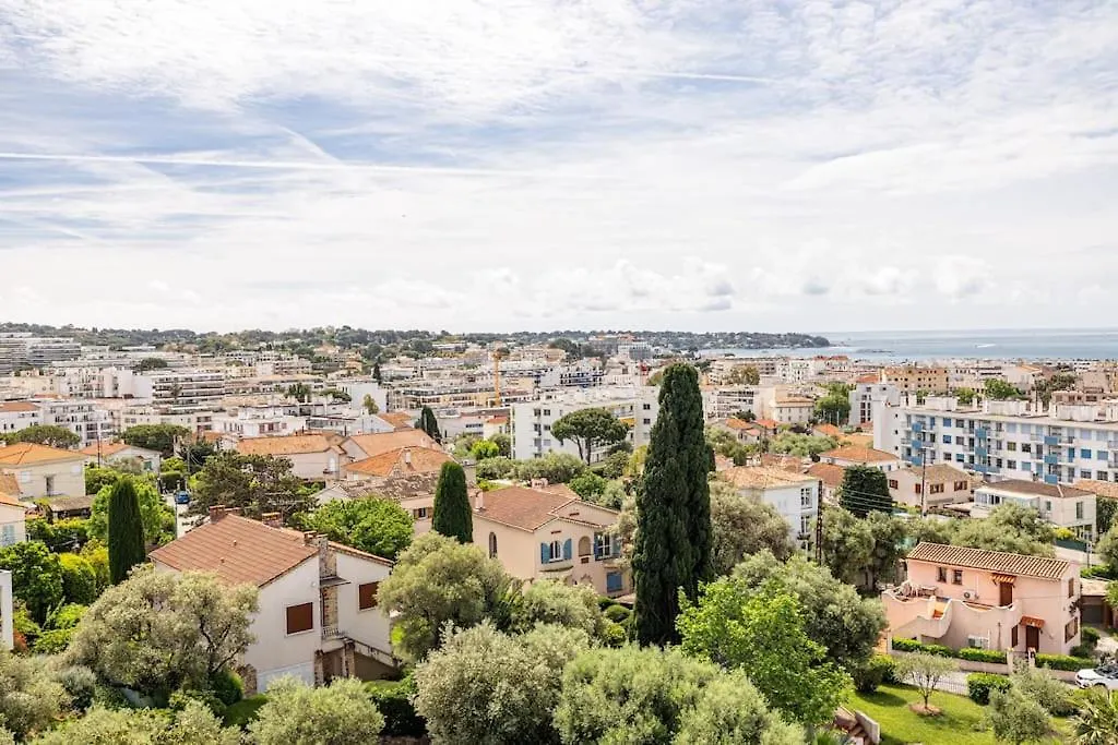 Elegant 2 Bed Apt With Pool In Juan Les Pins Antibes